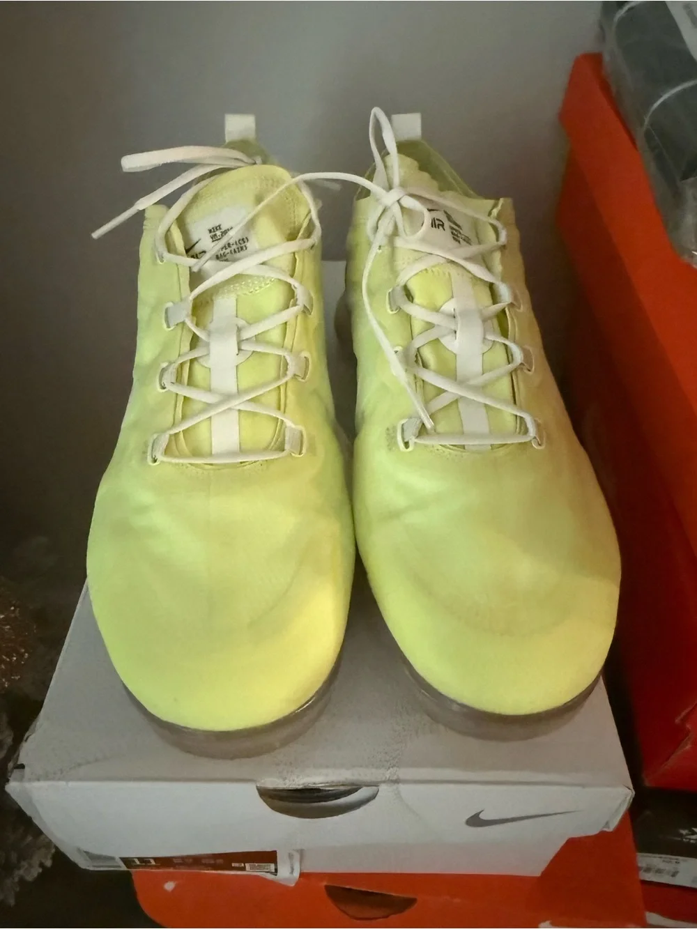 Nike Women’s Air VaporMax SE Luminous yellow/ Athletic Sneakers